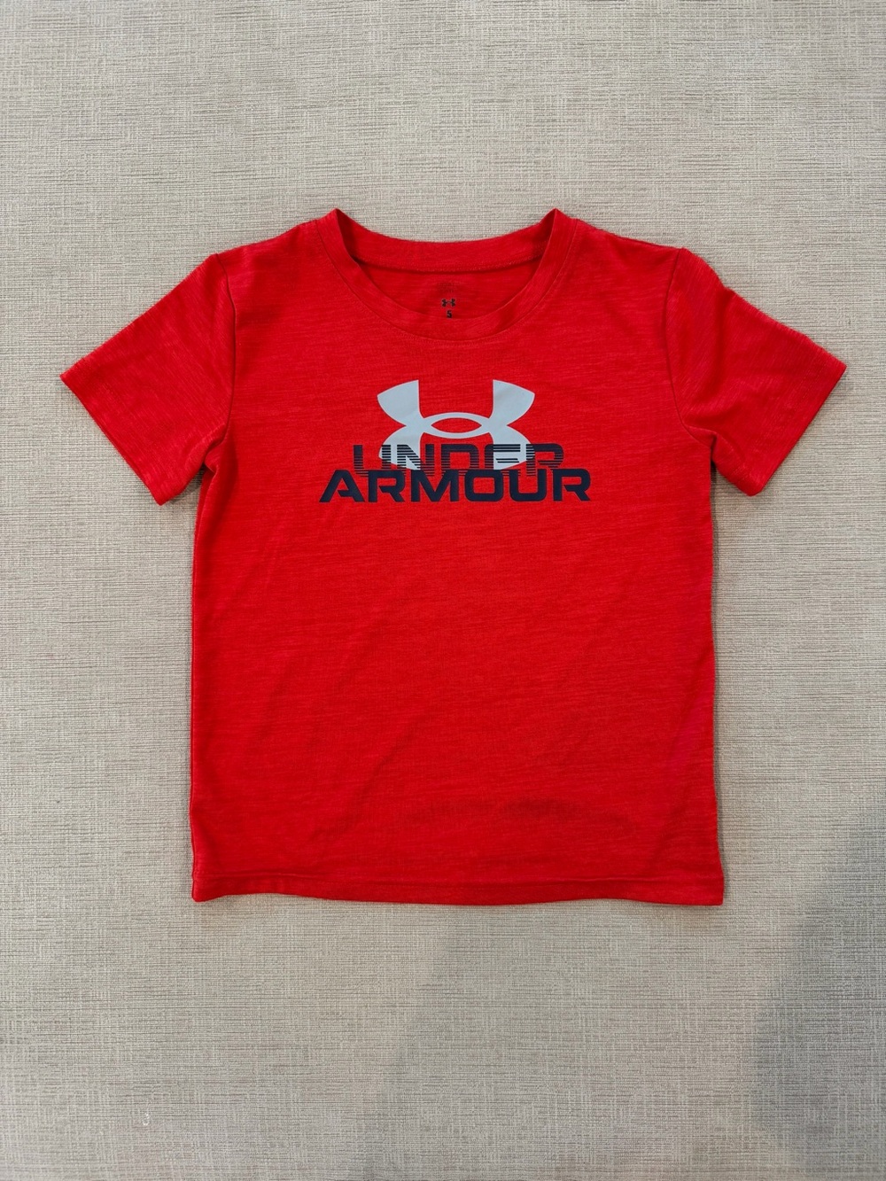 Boys Under Armour Performance Shirt - Size 5